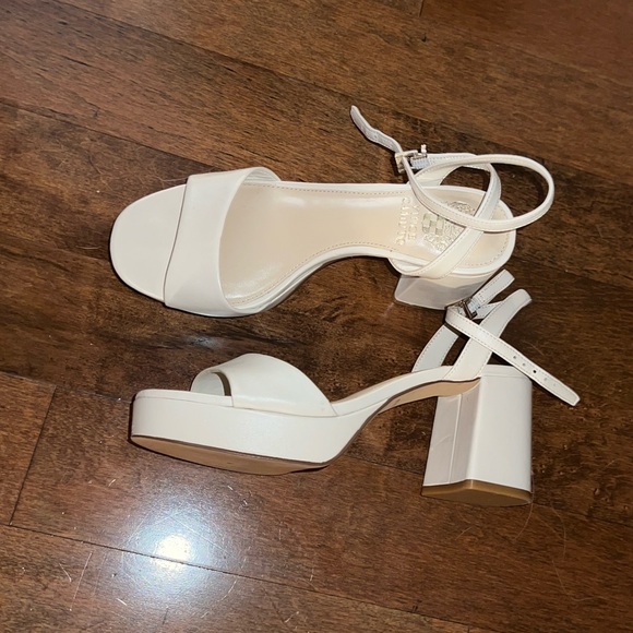 EUC Vince Camuto Pendreya Platform Heel - Picture 5 of 10